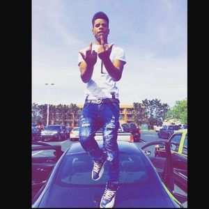 Meet your Posher, Larry